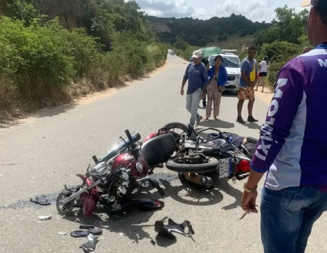 Grave Acidente Entre Motos Deixa Dois Mortos E Um Ferido Na Pe